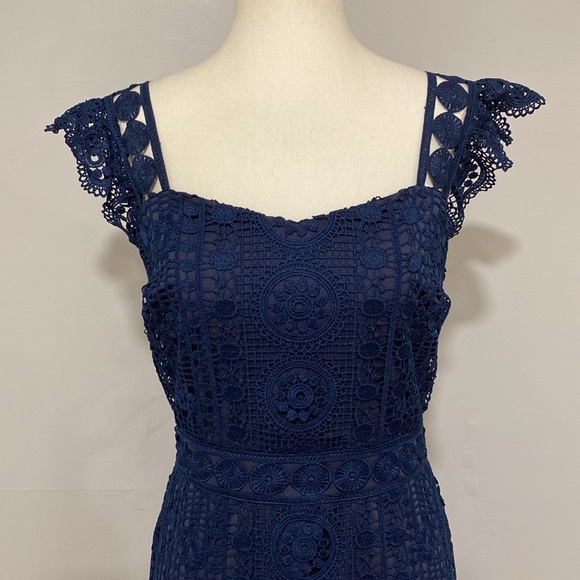 Lena Crochet Lace High Low Dress - Picture 4 of 7